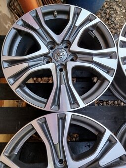 ALU originál Toyota RAV4 5x114,3 R17 7J ET39 - 5