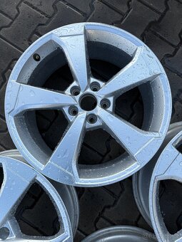 Alu Audi 5x112r19 8J ET 49 - 5