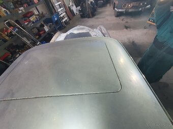 Mercedes W110 200 D, motor v chodu, z 90% kompletní - 5