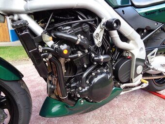 Triumph Speed Triple 955i - 5