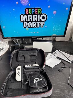Nintendo Switch OLED v záruce + hra Mario a příslušenství - 5