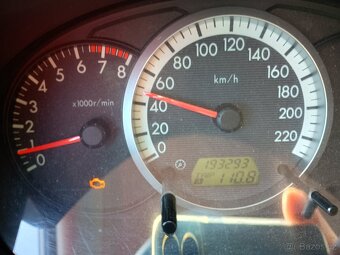 Mazda 5,benzín ,r.v.2005,7 místná,STK. - 5