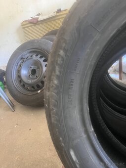 Prodám 4x pneu Dunlop 185/60 R15 - 5