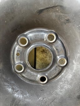 5x100 r16 205/55/16 zimní pneu michelin s disky - 5