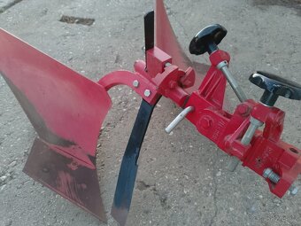 Vari oboustranný pluh APH-352,nastavovací těleso NT3 - 5