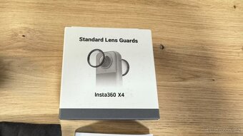INSTA 360 X4 potápěčský balíček s 2. baterií + nabíjecí krab - 5