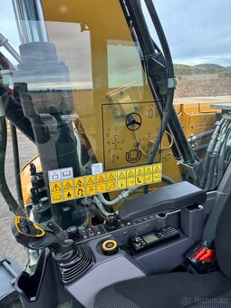 CAT 318 MAX Výbava ENGCOM-kleště. - 5