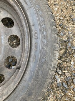 195/55/16 zimni Goodyear na BMW - 5