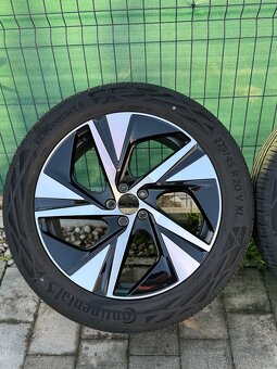 Volvo XC90 R20 275/45 - 5