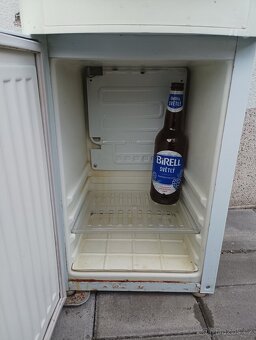 Lednice s výdejníkem vody - 5
