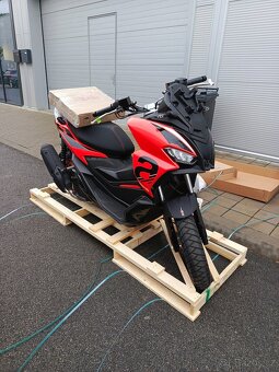 Aprilia 125 SR GT - 5
