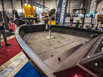 NOVÁ motor. loď Velex 535 + Mercury F 60 - 5