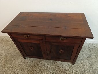 Starožitná komoda, nábytek z masívu, Nábytek s příběhem - 5