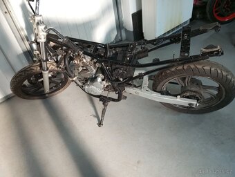 Prodám Yamaha YBR 250 v rozebraném stavu. - 5