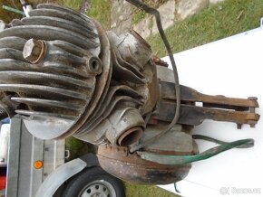 motor Triumph- německý - 5