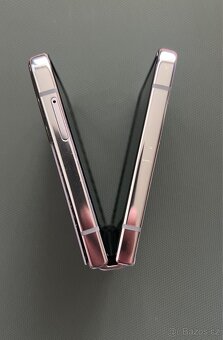 Samsung Galaxy Flip 4 8/128Gb - 5