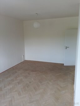 Byt 2+1 s balkónem - ideální pro pár - 5