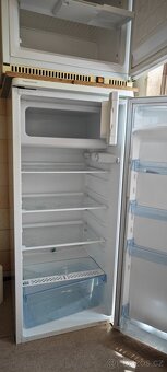 Daruji ledničku s mrazákem - 5