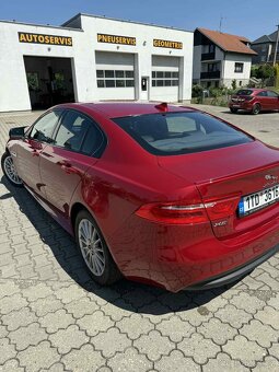 Jaguar XE 2.0D R-Sport - 5