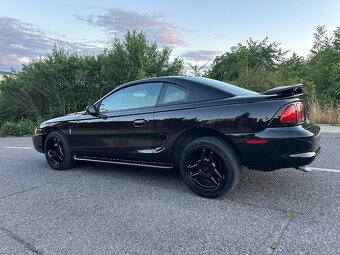 Ford Mustang 3.8 V6 , manuál , klimatizace , slušný stav - 5