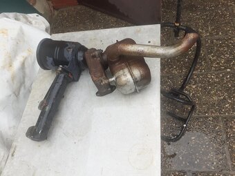 Motor Slávia rozebraný - 5