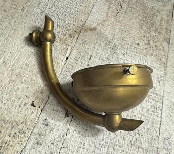 Mosazný lustr a nástěnné lampy - 5