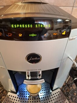 PRODÁM AUTOMATICKÝ KÁVOVAR ŠVÝCARSKÉ ZN. JURA IMPRESSA F90 - 5