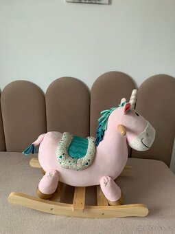 Houpací plyšový jednorožec B-Toys - 5