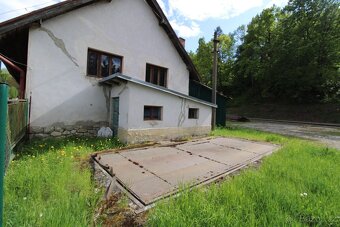 Nabízím k prodeji komerční areál o celk. rozměrech 2671 m2 - 5