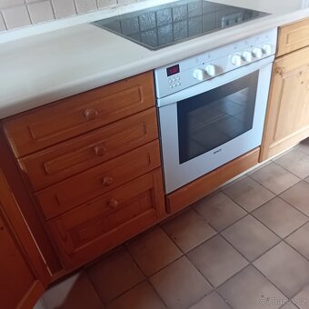 Rustikální kuchyňská linka se spotřebiči - 5