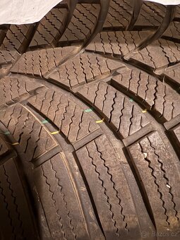 Prodám zimní pneu na škoda Karoq 225/50R18 95W - 5