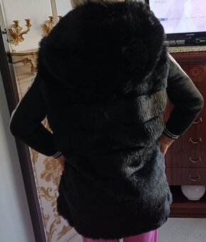 Dámská nová kožešinová vesta s kapucí, Guess - originál. - 5