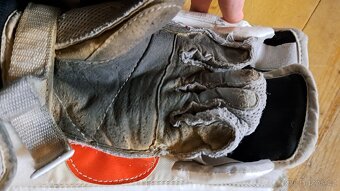 Brankář rukavice opačný gard - 5