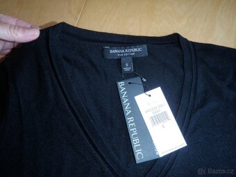 luxusní kvalitní černý svetřík značkový - vel. S - nový - 5