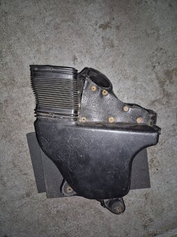 BMW E90/E91 airbox – skříň vzduchového filtru - 5