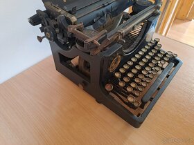 Starožitný psací stroj Mercedes - 5