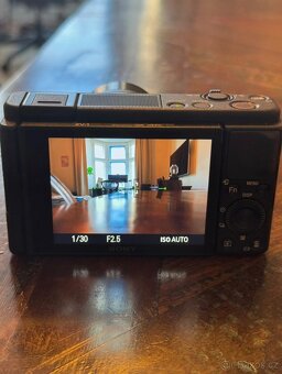Sony ZV-1 Kompaktní Vlogovací Kamera 4K + 3 Baterie + Origin - 5
