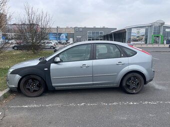 Ford Focus 1.6 85kW benzin 2005 195tis - 5