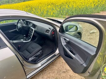 Volvo S60 (2011) - 5