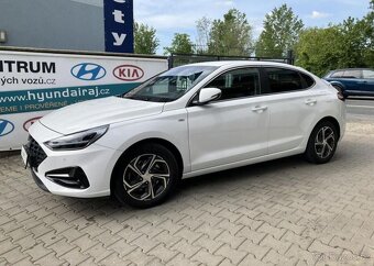 Hyundai i30 1.5-FASTBACK-ZÁRUKA-AUTOMAT - 5