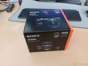 Sony A6400 tělo + příslušenství - 5