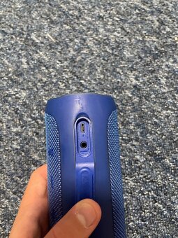 Reproduktor jbl flip 4 - 5