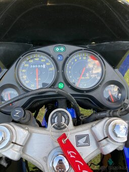 Honda cbr 125r - 5