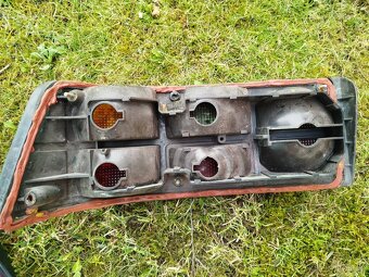 Porsche 944 zadní světla - 5