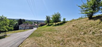 Prodej rodinného domu ve Slopném s rozsáhlými pozemky - 5