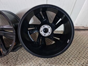 VW Nevada Touareg CR7 Rline 5x112 R20 - 5