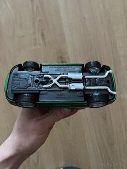 Maisto VW Golf R32 - 5