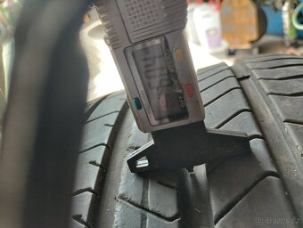 Pirelli 275/35 R20 DOT3723 - 5