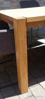 Dřevěný masivní jídelní stůl+ 4 židle - 5
