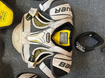 Hokejová výbava - 5